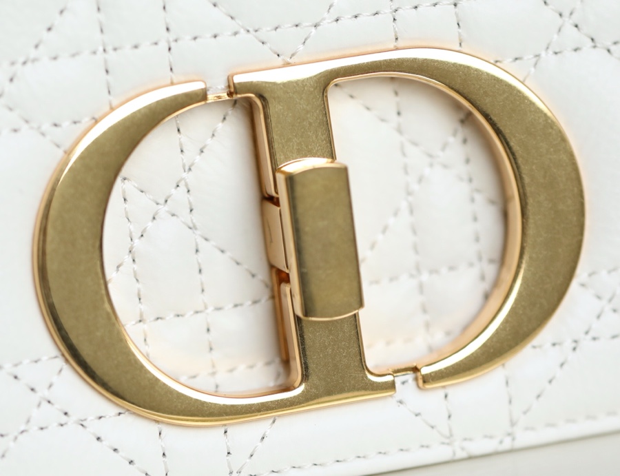 [DlOR CARO] White soft cow leather rattan check pattern