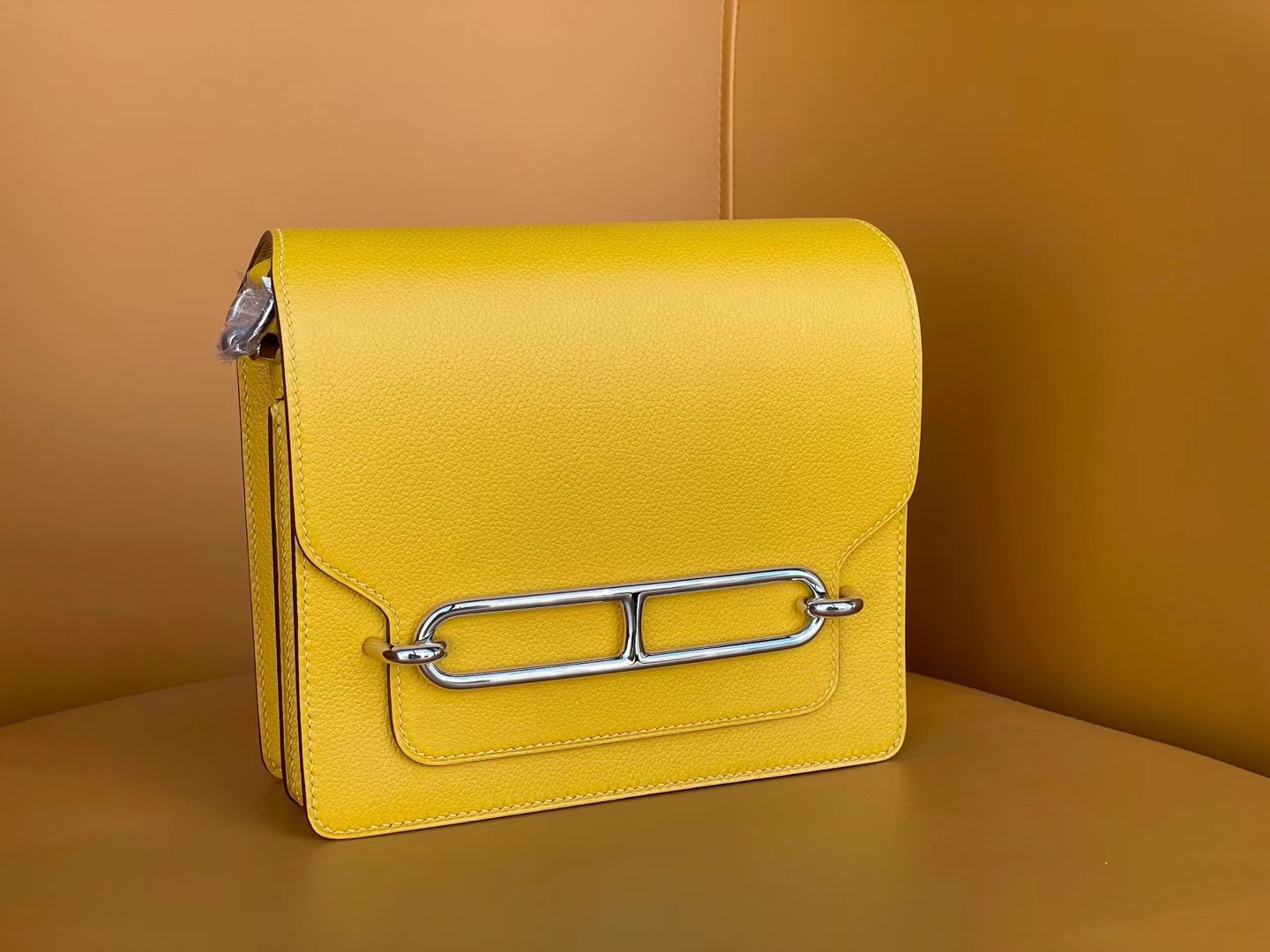 Roulis19 amber yellow evercolor leather