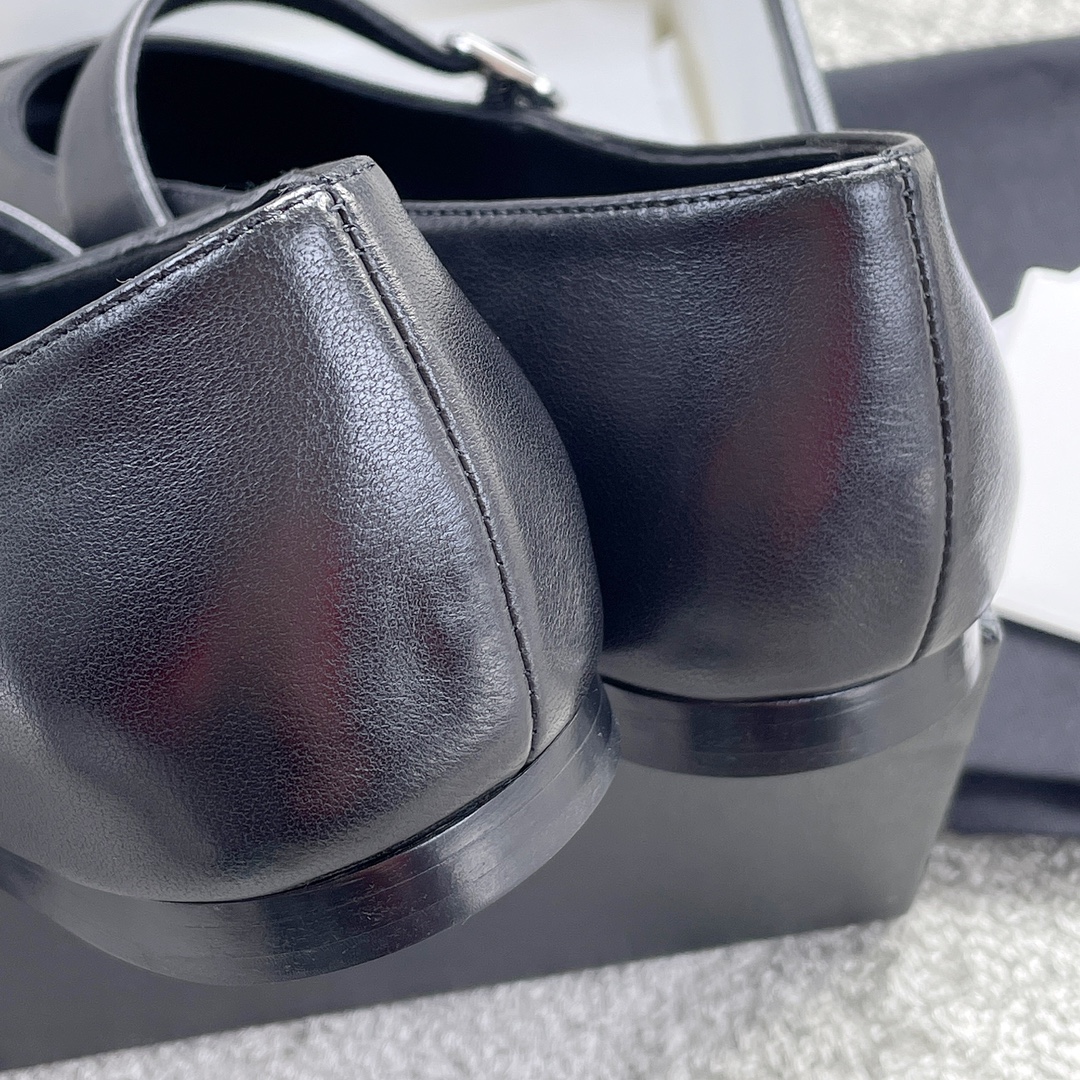 CHANEL single strap Mary Jane uppers imported mixed sheepskin grain sheepskin leather leather outsole