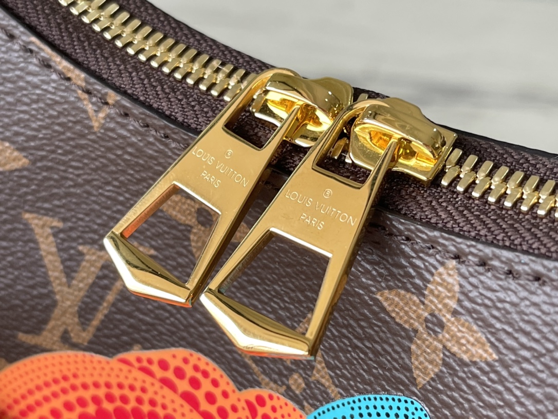 𝐋𝐎𝐔𝐈𝐒 𝐕𝐔𝐈𝐓𝐓𝐎𝐍  M46470