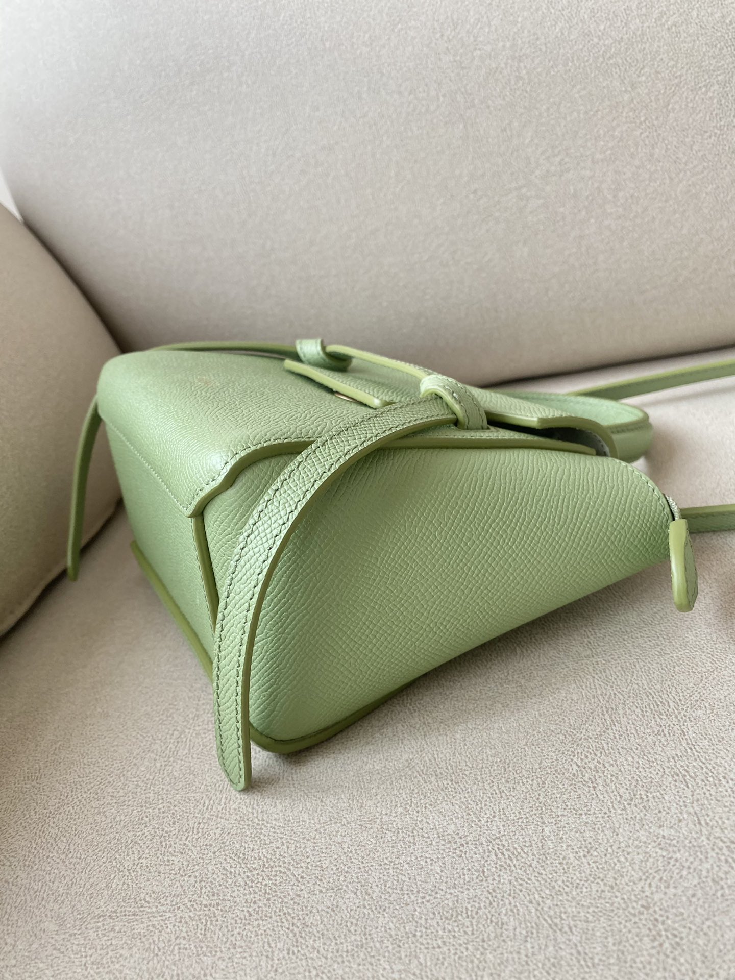 𝐂𝐞𝐥𝐢𝐧𝐞 𝐛𝐞𝐥𝐭 𝐩𝐢𝐜𝐨 𝟏𝟔𝐜𝐦 Grained Calfskin Bag