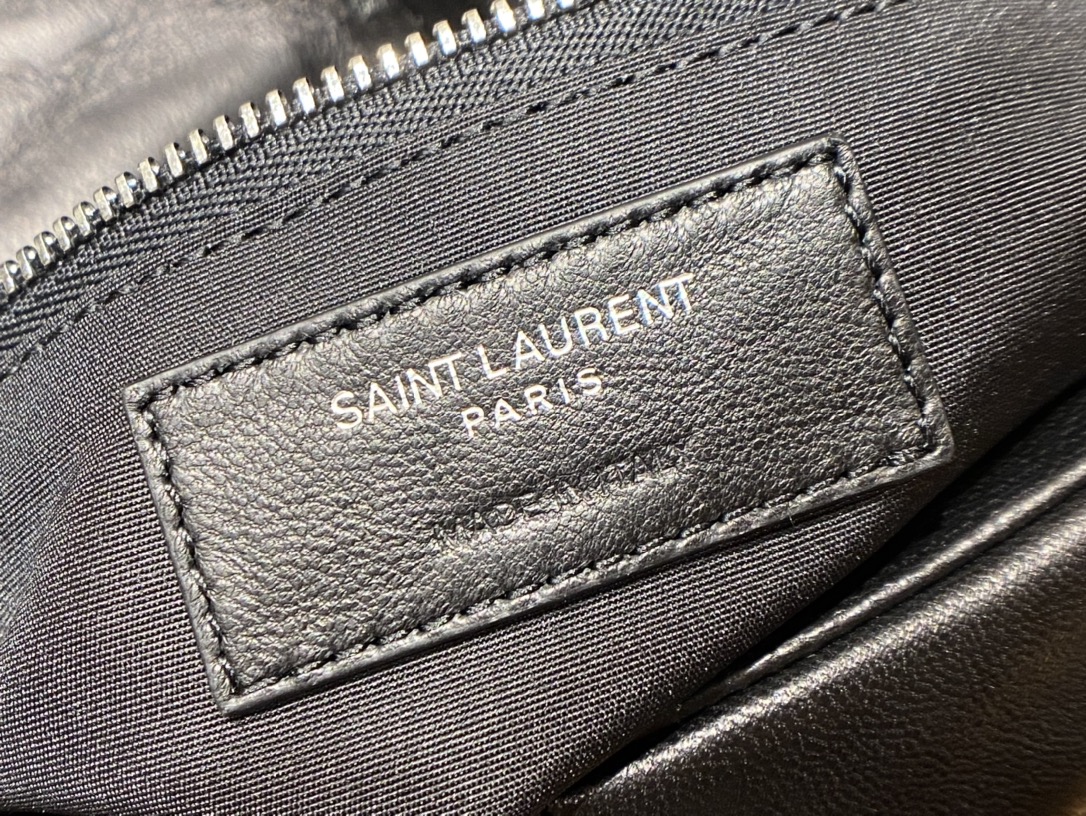 SAINT LAURENT #𝙇𝙤𝙪𝙇𝙤𝙪 𝙥𝙪𝙛𝙛𝙚𝙧#57747 (large silver buckle)