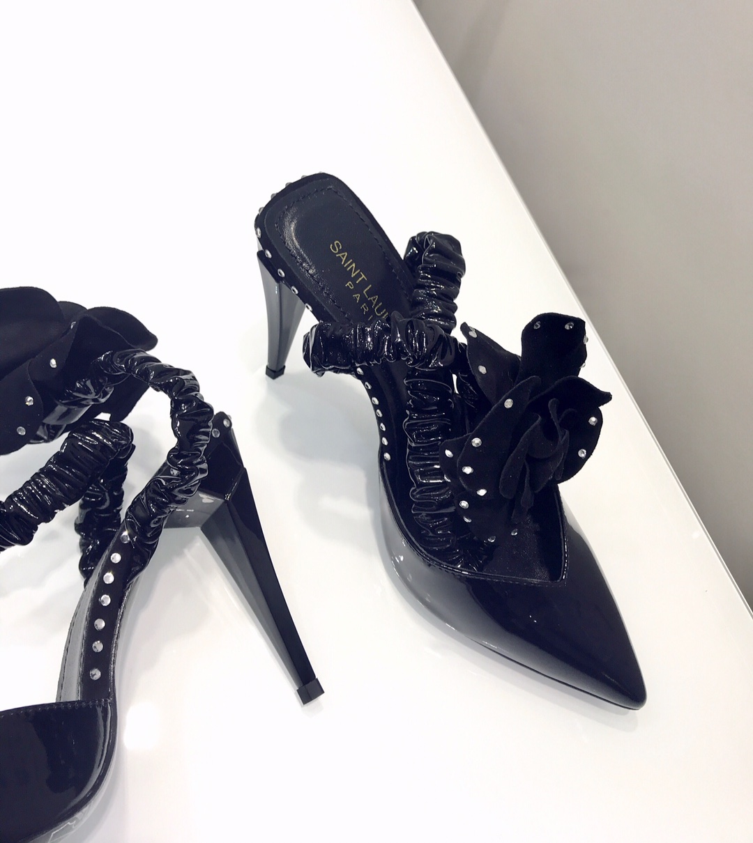 [Saint Laurent / Saint Laurent] YSL show live 18SS spring and summer show new ladies pointed high heels