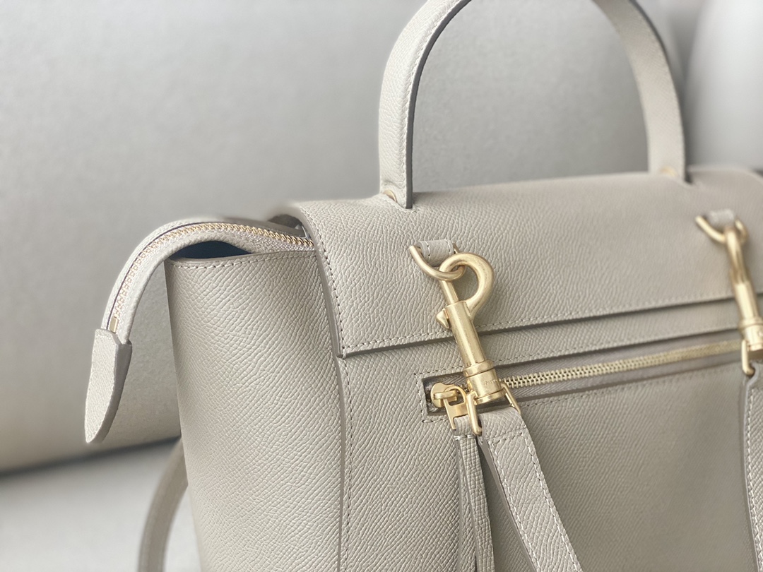 𝐂𝐞𝐥𝐢𝐧𝐞 BELT MICRO BAG in grained calfskin