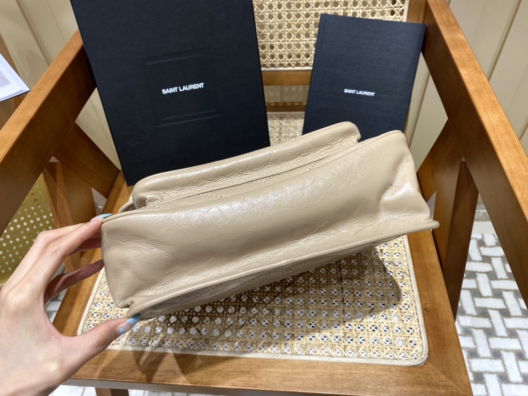 SAINT LAURENT  𝐍𝐢𝐤𝐢 28𝐜𝐦 #633158