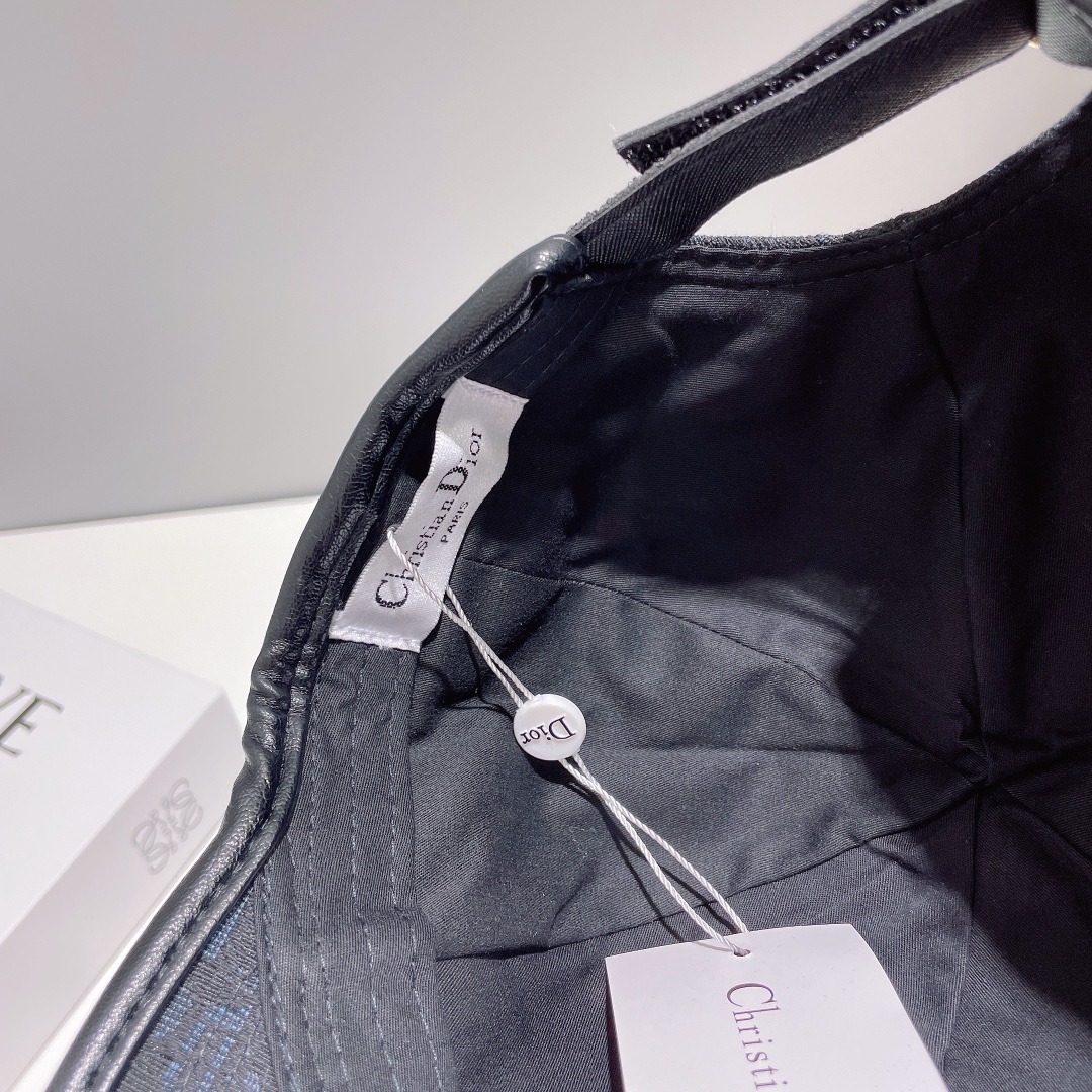 Dior (Dior) new original single embroidery baseball cap