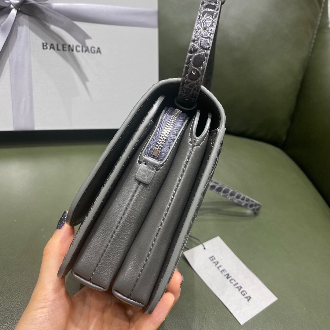 BALENCIAGA 𝘀𝗺𝗮𝗹𝗹 𝗯𝗮𝗴 𝗯𝗮𝗴 crocodile pattern graphite grey silver buckle
