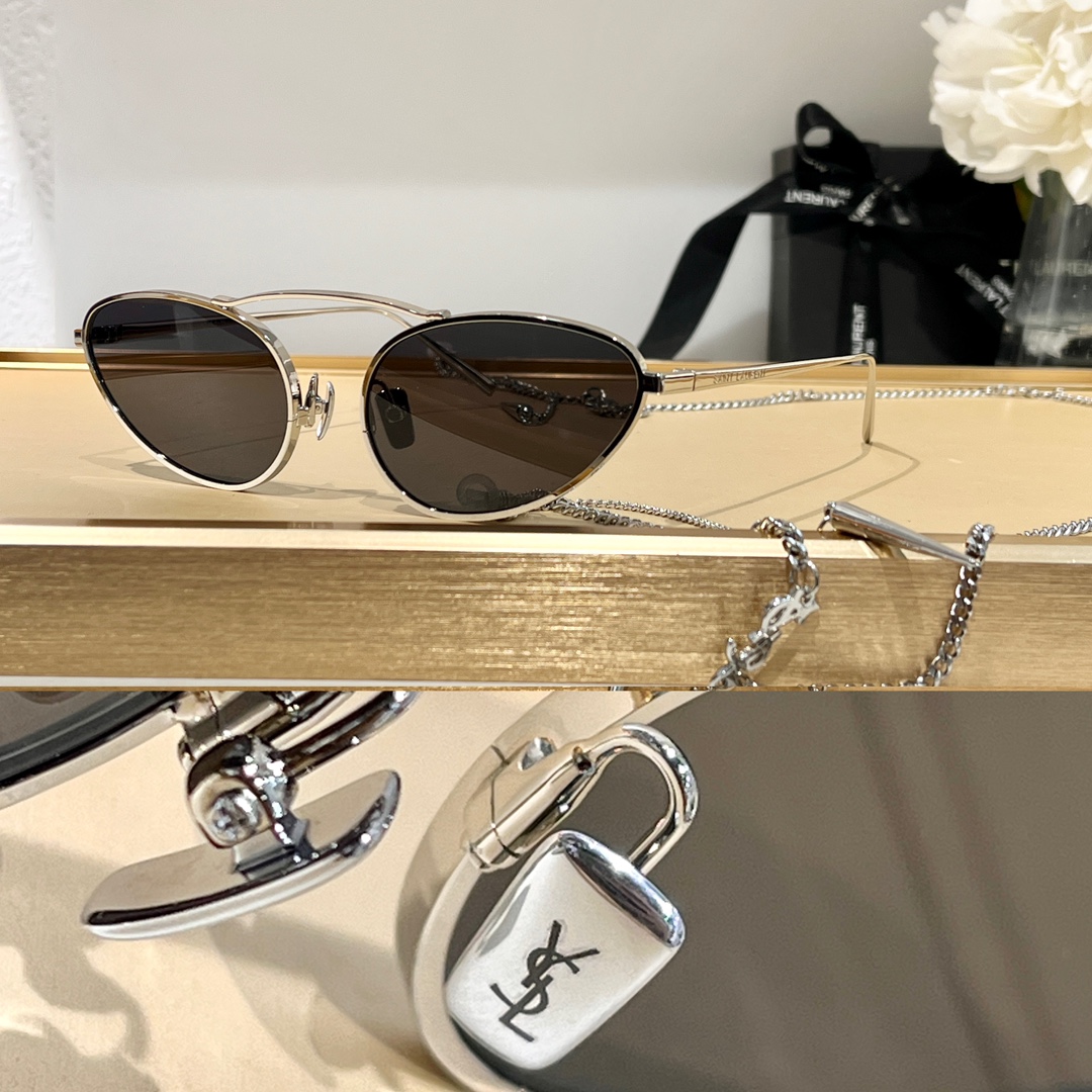 SAINT LAURENT series SL538