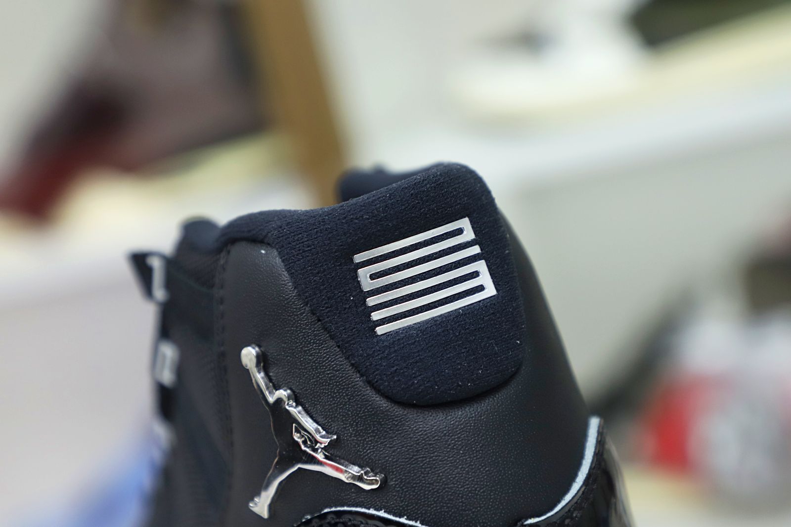 AIR JORDAN 11 RETRO JUBILEE / 25TH