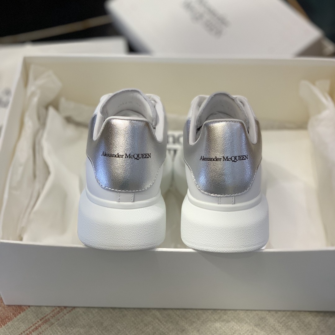 Alexander McQueen MQ silvery cowhide tail Sneakers