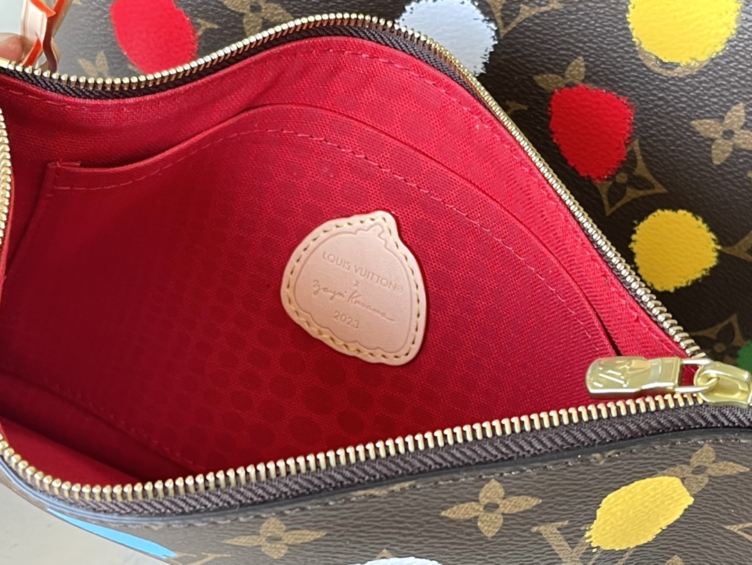 𝐋𝐎𝐔𝐈𝐒 𝐕𝐔𝐈𝐓𝐓𝐎𝐍  M46381