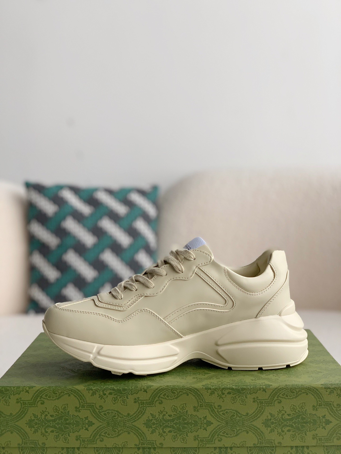 Gucci Retro Clunky Sneaker