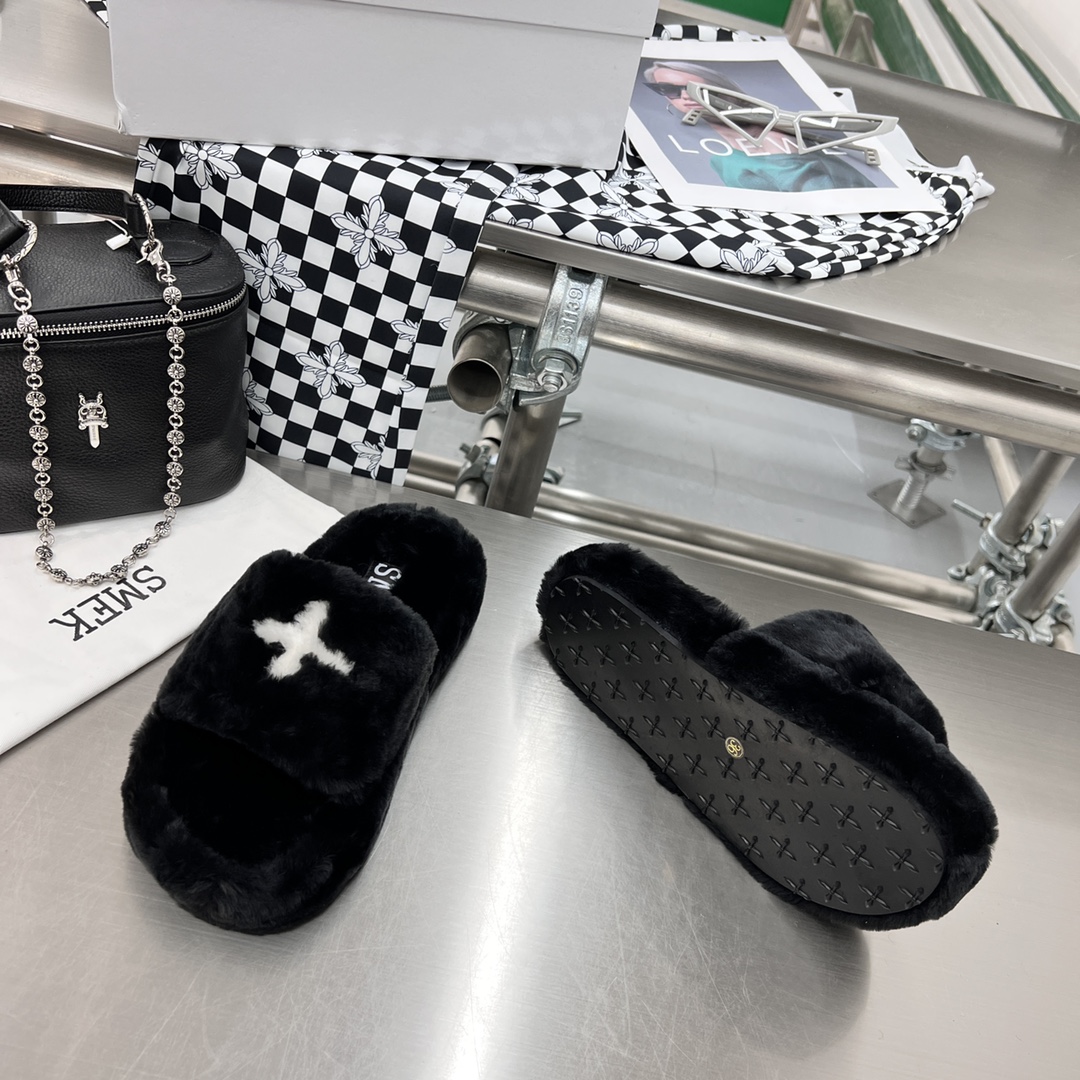 𝐒𝐌𝐅𝐊｜𝟐𝟎𝟐𝟐/𝐒𝐒 𝐧𝐞𝐰 Thick sole woolen slippers Sheepskin padded feet logo clearly visible Customized rubber non-slip outsole