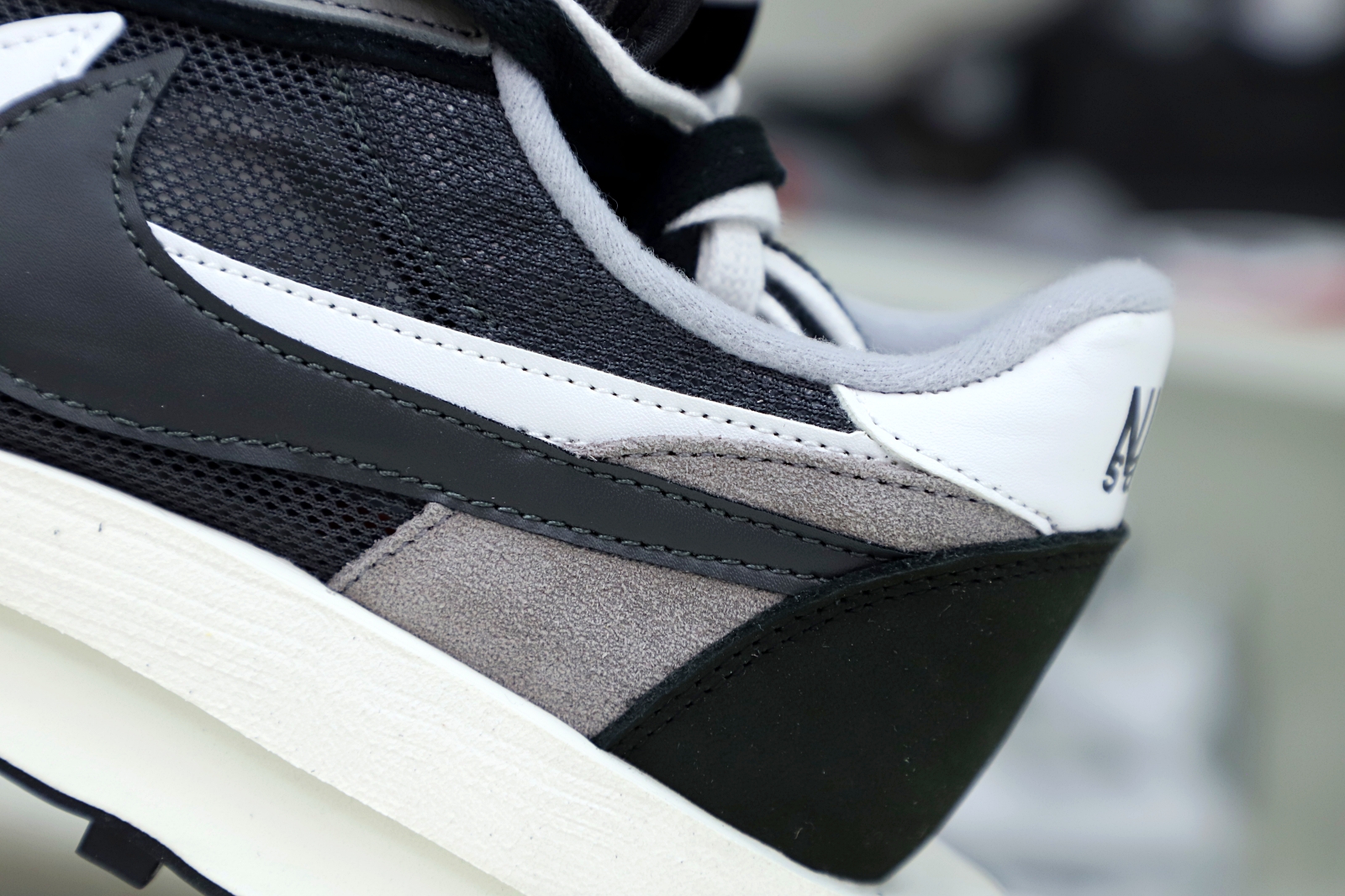 SACAI X LDWAFFLE BLACK