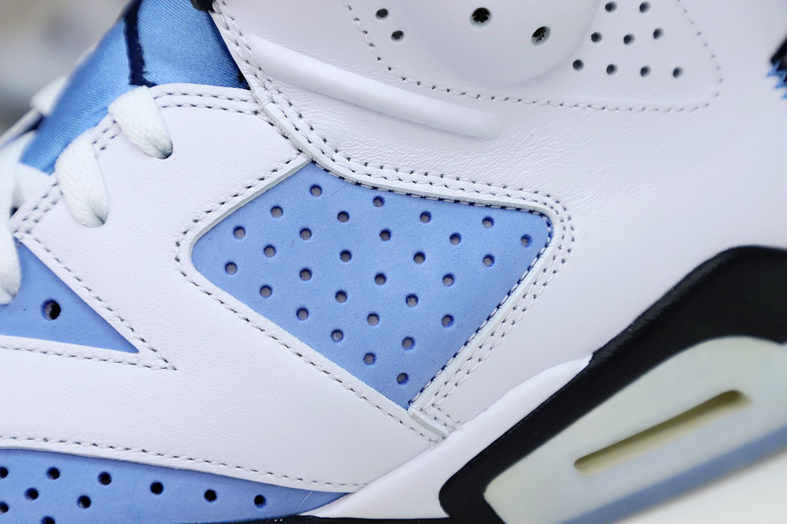 AIR JORDAN 6 RETRO UNC HOME