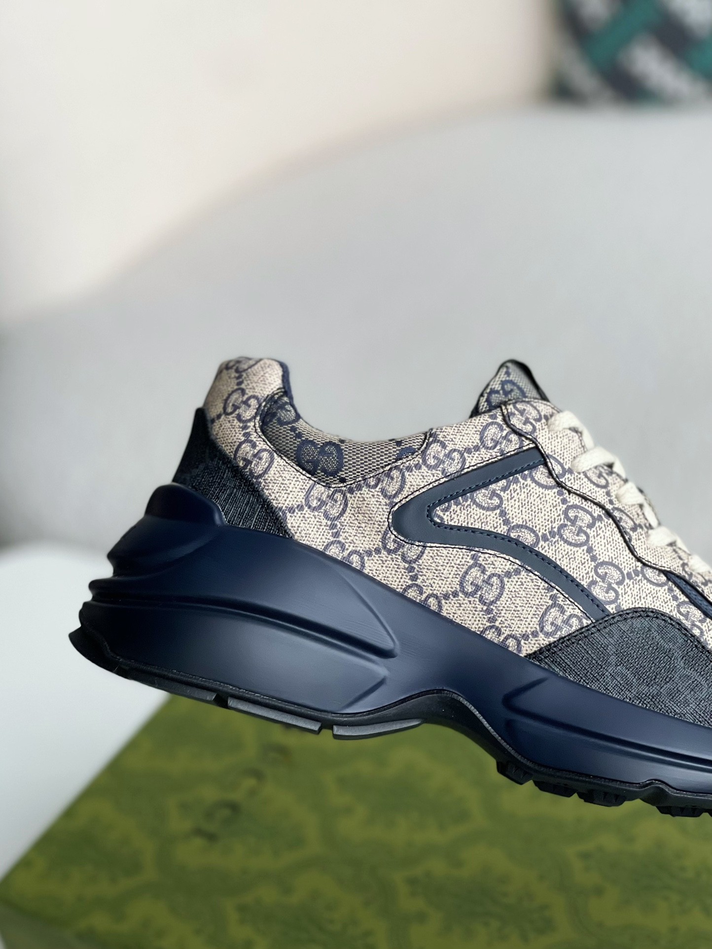 Gucci Retro Clunky Sneaker