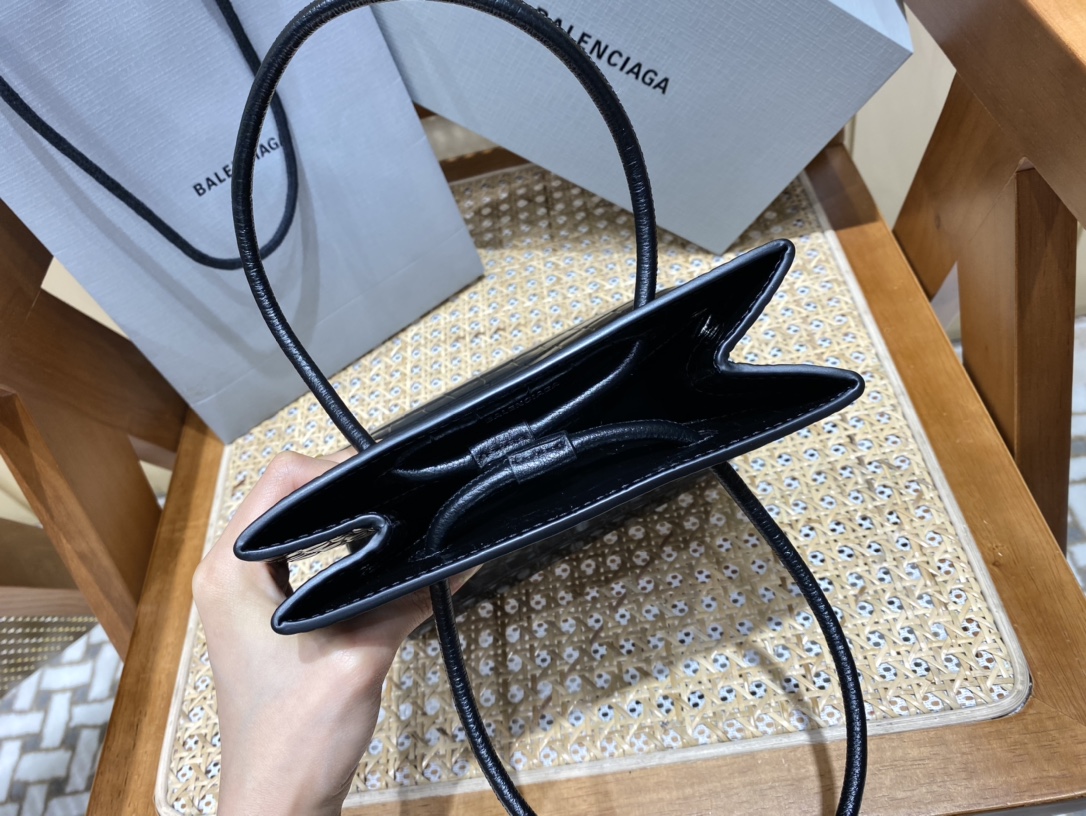 BALENCIAGA 𝗦𝗵𝗼𝗽𝗽𝗶𝗻𝗴 𝗯𝗮𝗴 Crocodile Shopping Paper Bag
