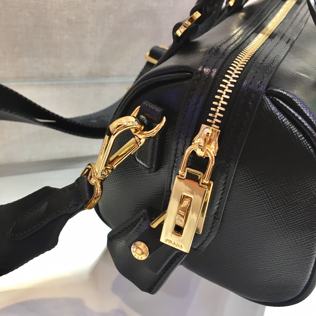 𝐏𝐑𝐀𝐃𝐀 Boston 1BA846