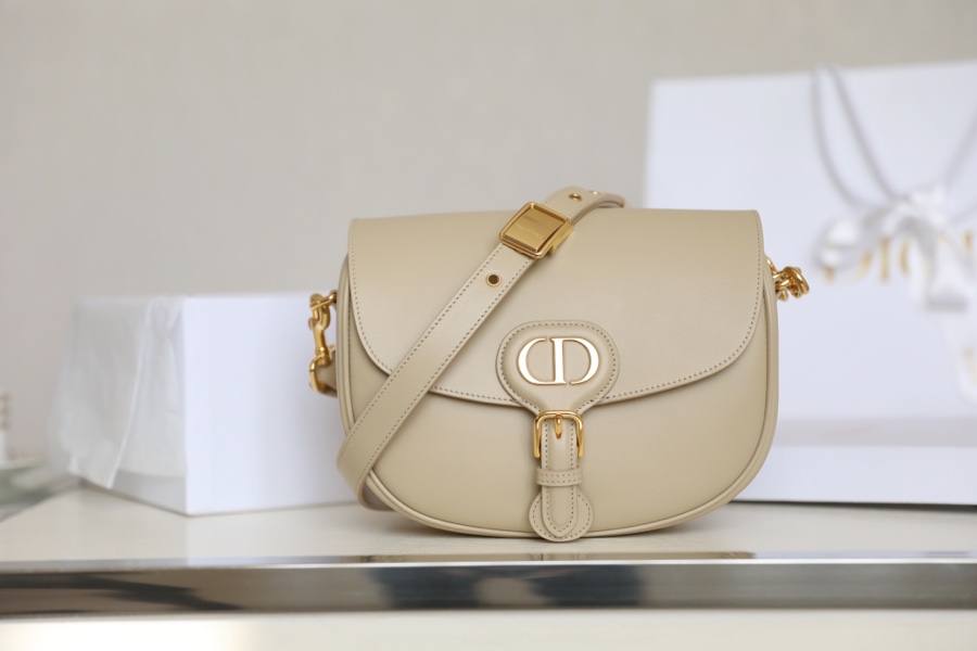 New beige ‼️ medium 𝙙𝙞𝙤𝙧 𝙗𝙤𝙗𝙗𝙗𝙮