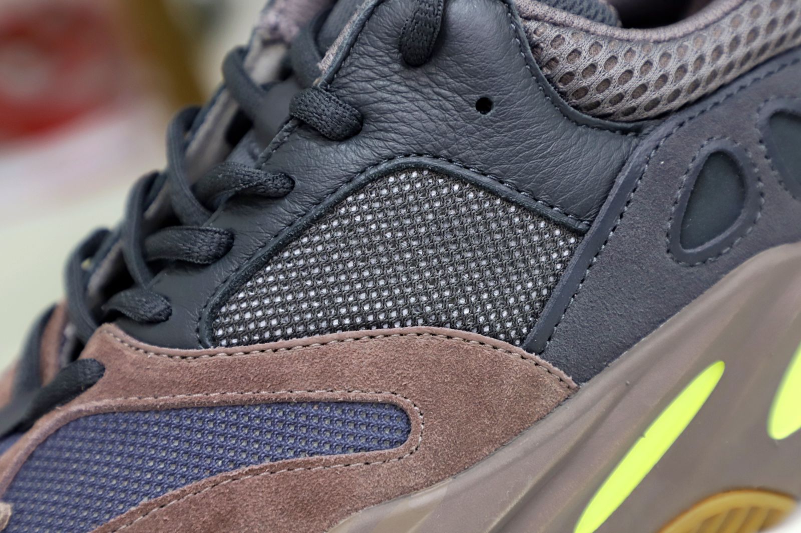 YEEZY BOOST 700 MAUVE