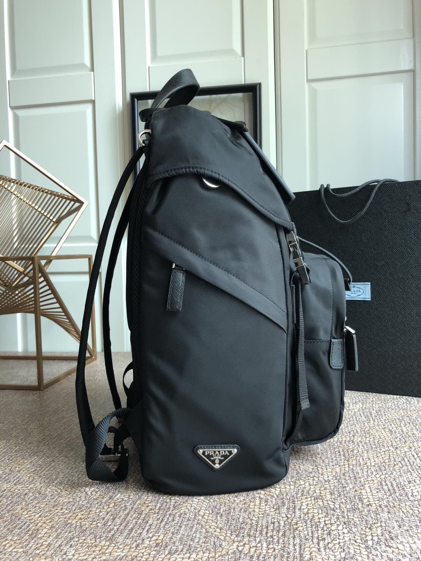 𝐏𝐑𝐀𝐃𝐀 New duffel bag