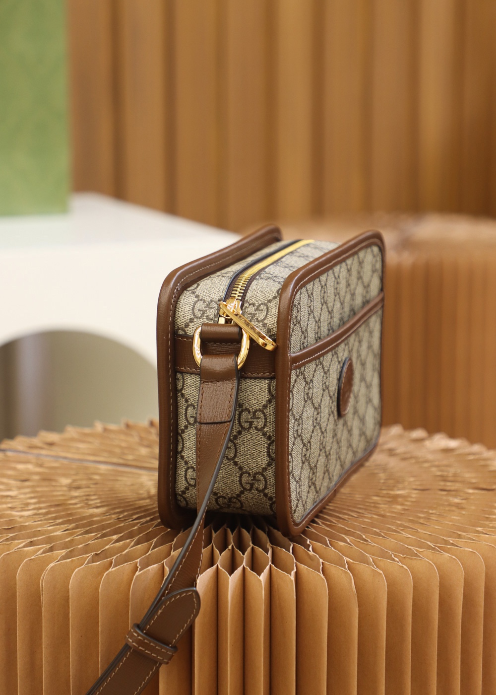 GUCCI retro camera bag #658572