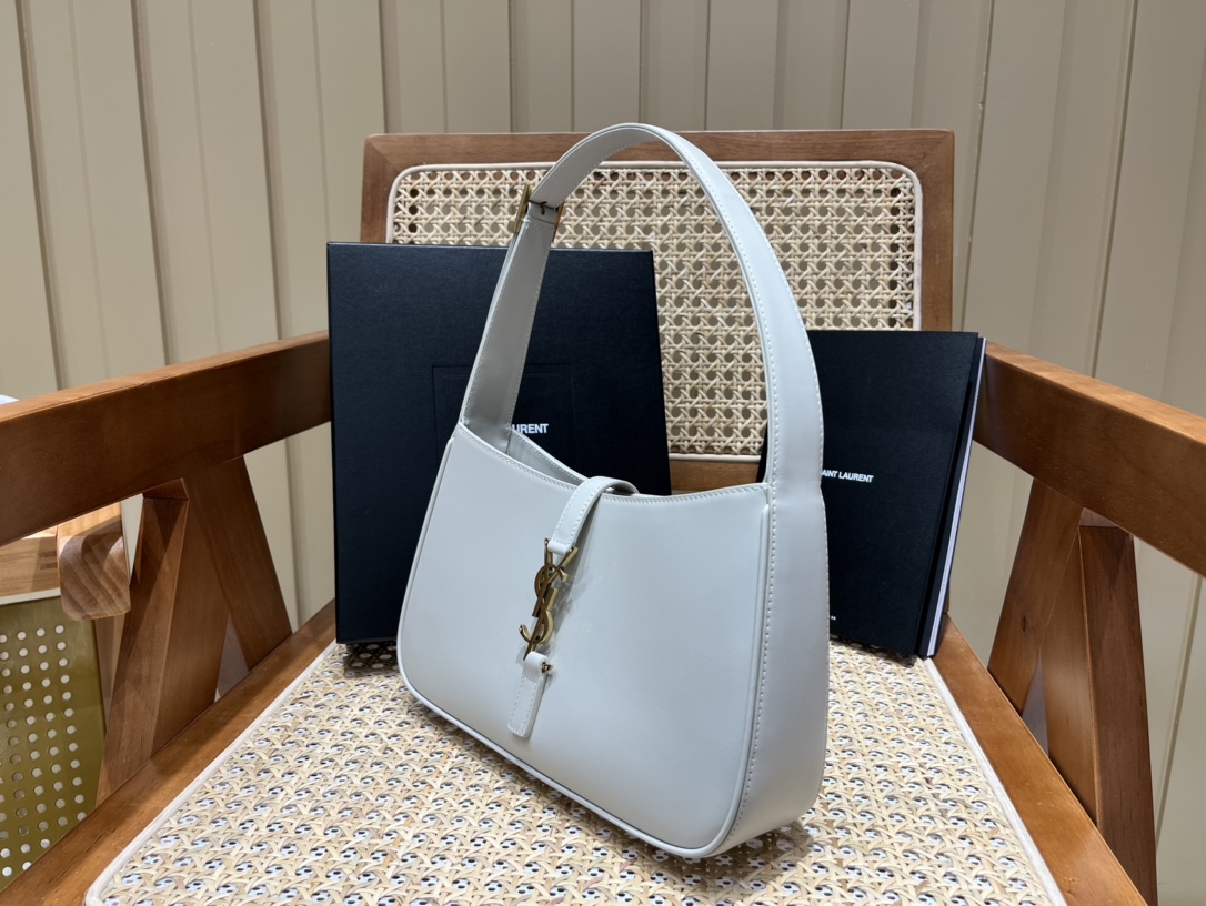 SAINT LAURENT Model: 657228 plain original leather.JD