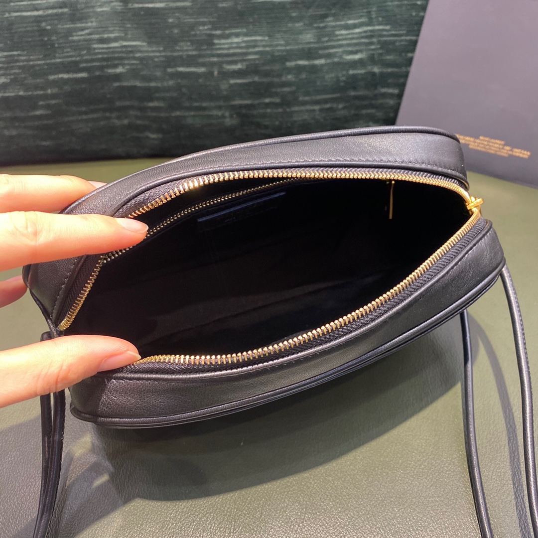 AINT LAURENT 𝙇𝙤𝙪 𝙇𝙤𝙪  #640990.JD