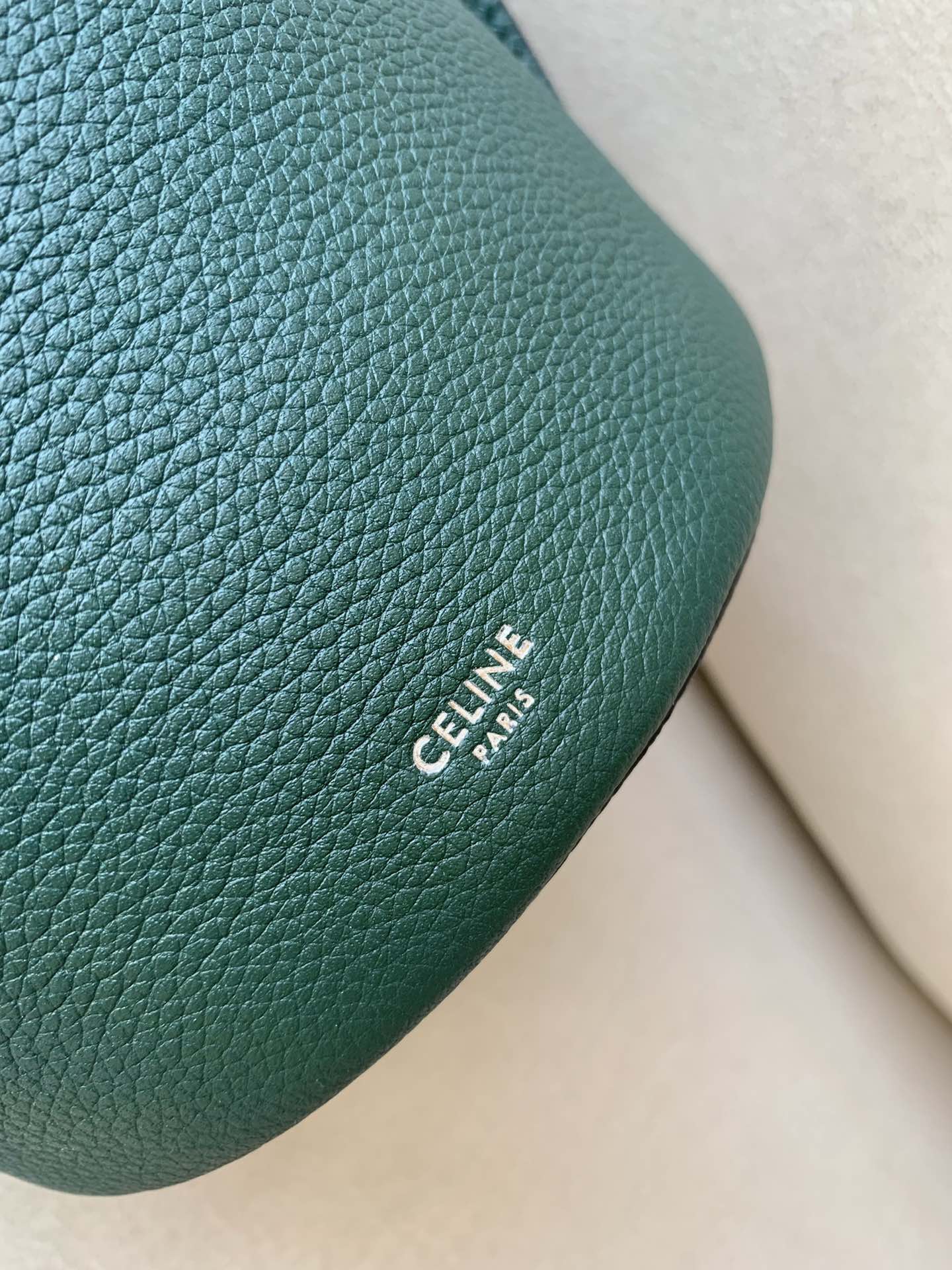 𝐂𝐞𝐥𝐢𝐧𝐞 Bigbag bucket nano  calfskin