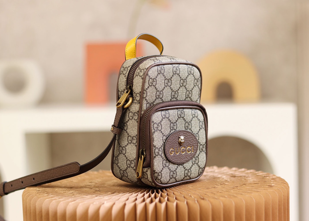 GUCCI 𝙑𝙞𝙣𝙩𝙖𝙜𝙚 mini tiger head bag #658556