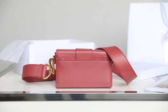 Montaigne hibiscus powder 𝙢𝙞𝙣𝙞 box bag