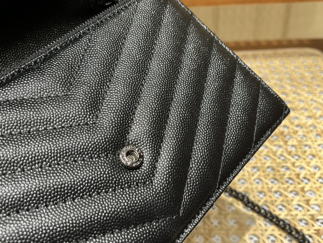 SAINT LAURENT 𝐖𝐨𝐜 𝟭𝟵𝐜𝐦 #393953 original leather.JD