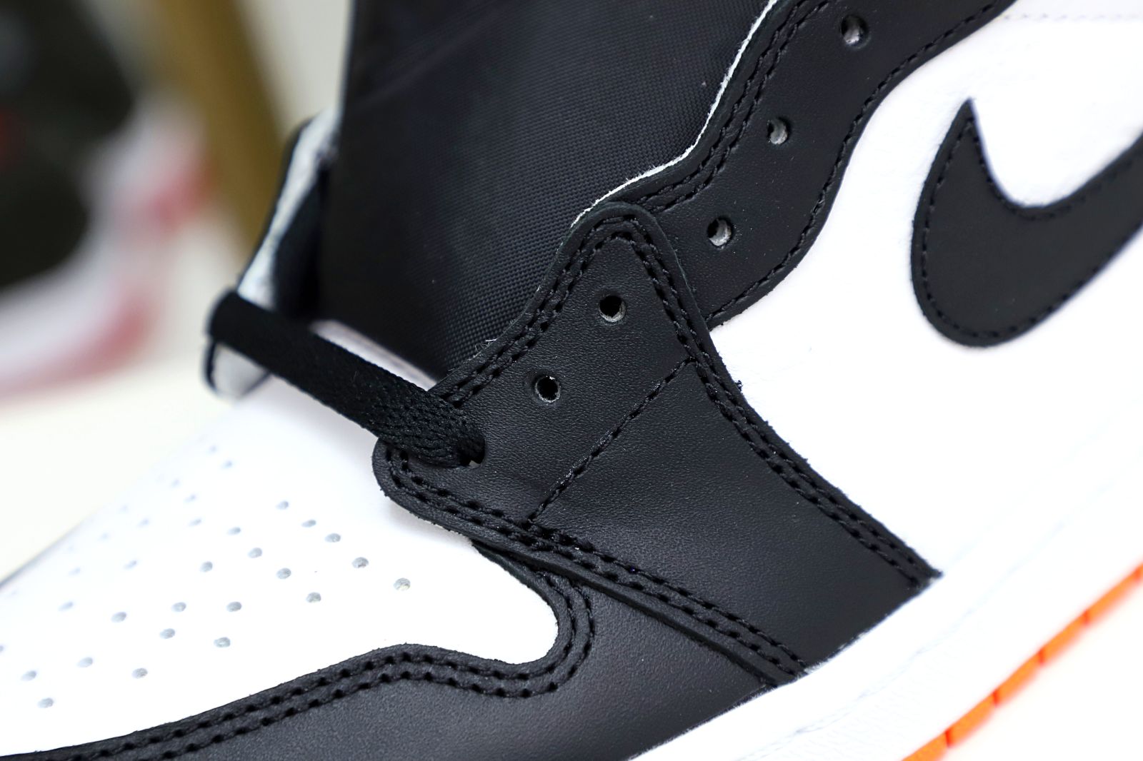 Air Jordan 1 Retro High OG Electro Orange