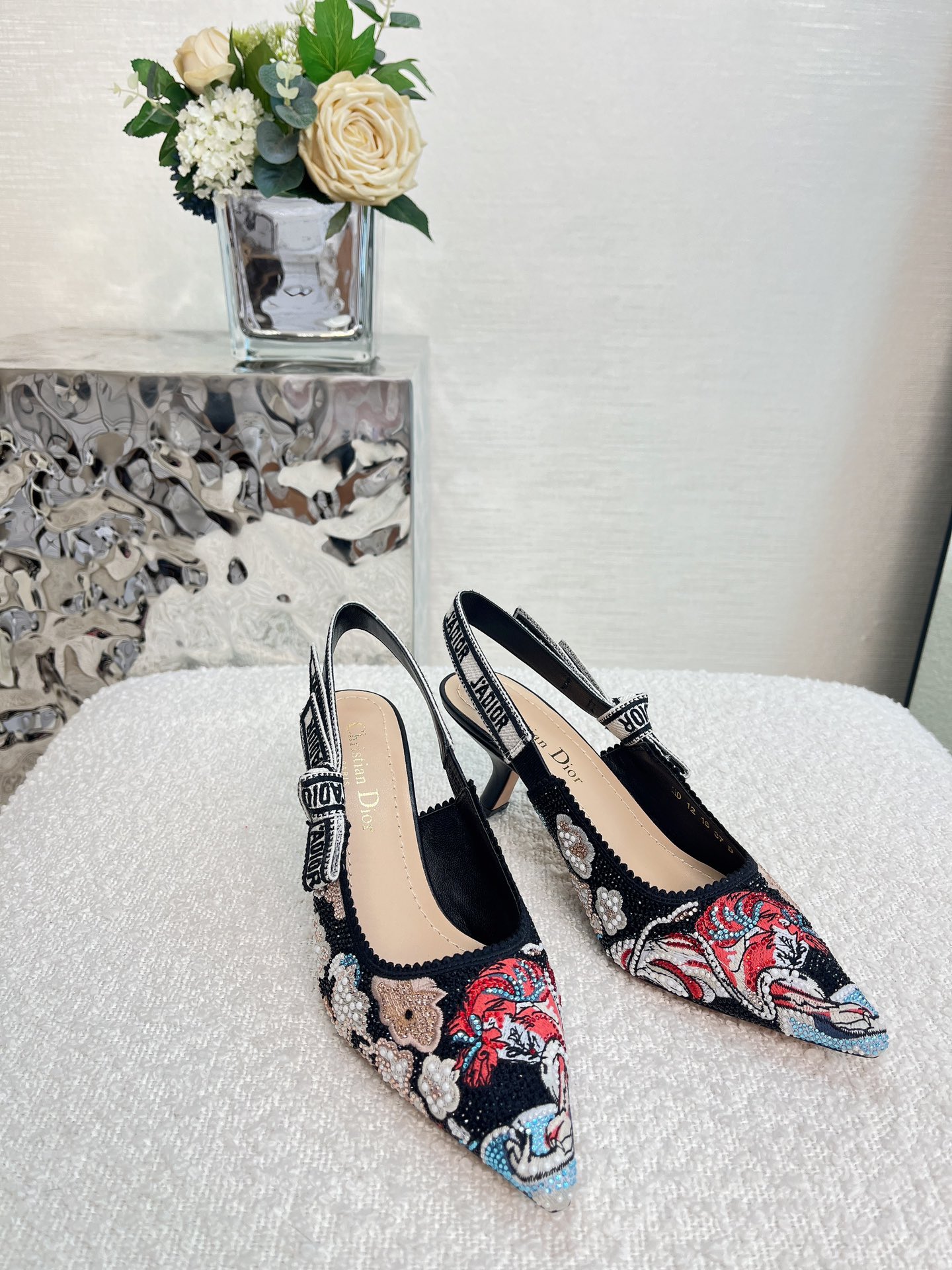 𝐉'𝐀𝐝𝐢𝐨𝐫 ｜𝟐𝟎𝟐𝟑𝐒𝐒/𝐧𝐞𝐰 Printed embroidered high heels