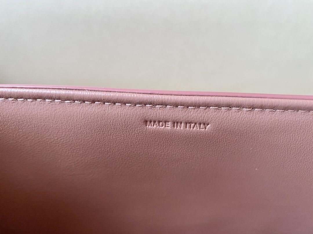 𝐂𝐞𝐥𝐢𝐧𝐞 Triomphe Medium 22.5cm