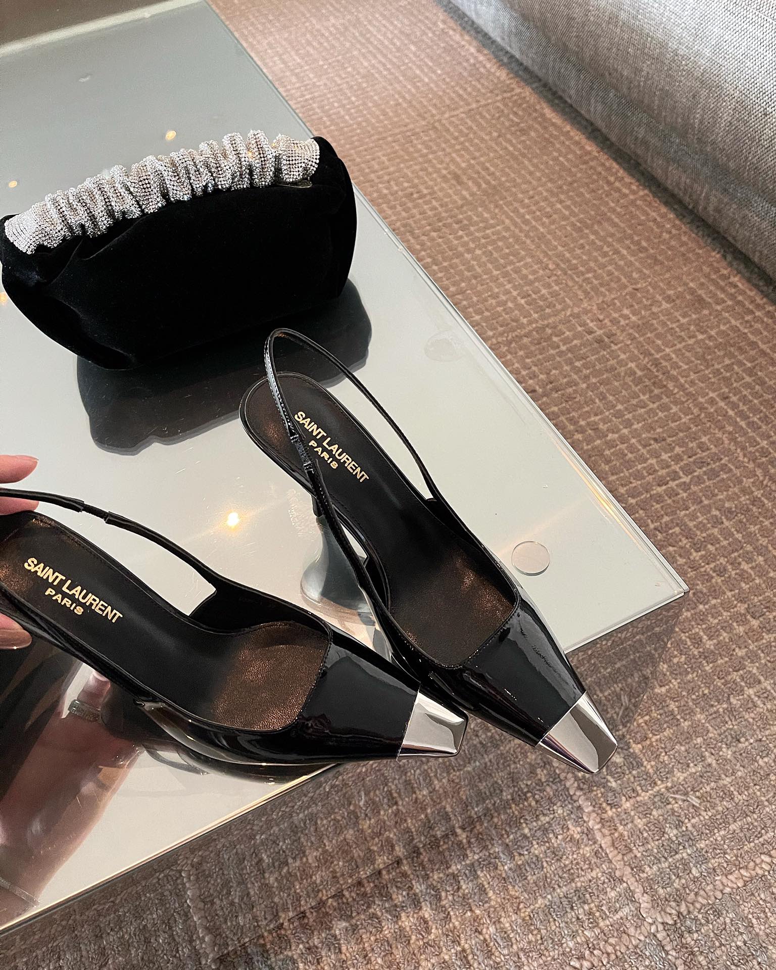 𝙎𝙖𝙞𝙣𝙩 𝙇𝙖𝙪𝙧𝙚𝙣𝙩 | 𝟐𝟎𝟐𝟏/𝐒𝐒 𝐧𝐞𝐰 YSL｜Saint Laurent𝟐𝟎𝟐𝟏 Annual best-selling model Saint Laurent early spring new metal iron head