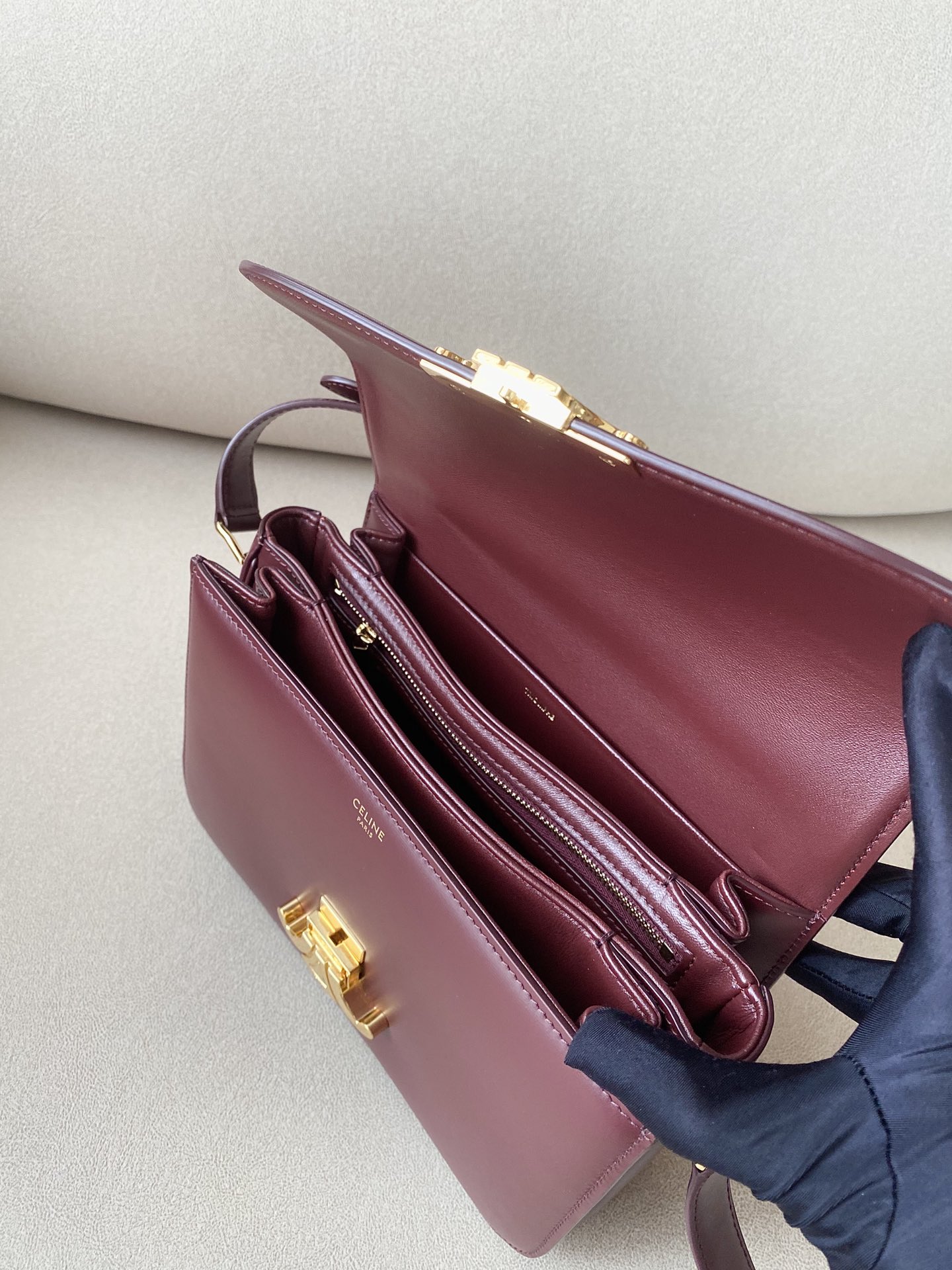 𝐂𝐞𝐥𝐢𝐧𝐞 Triomphe Medium 22.5cm