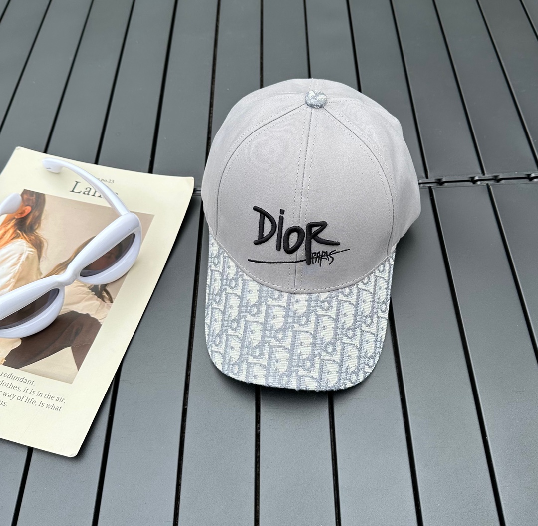 Dior new embroidered letters canvas baseball cap head circumference: 57cm