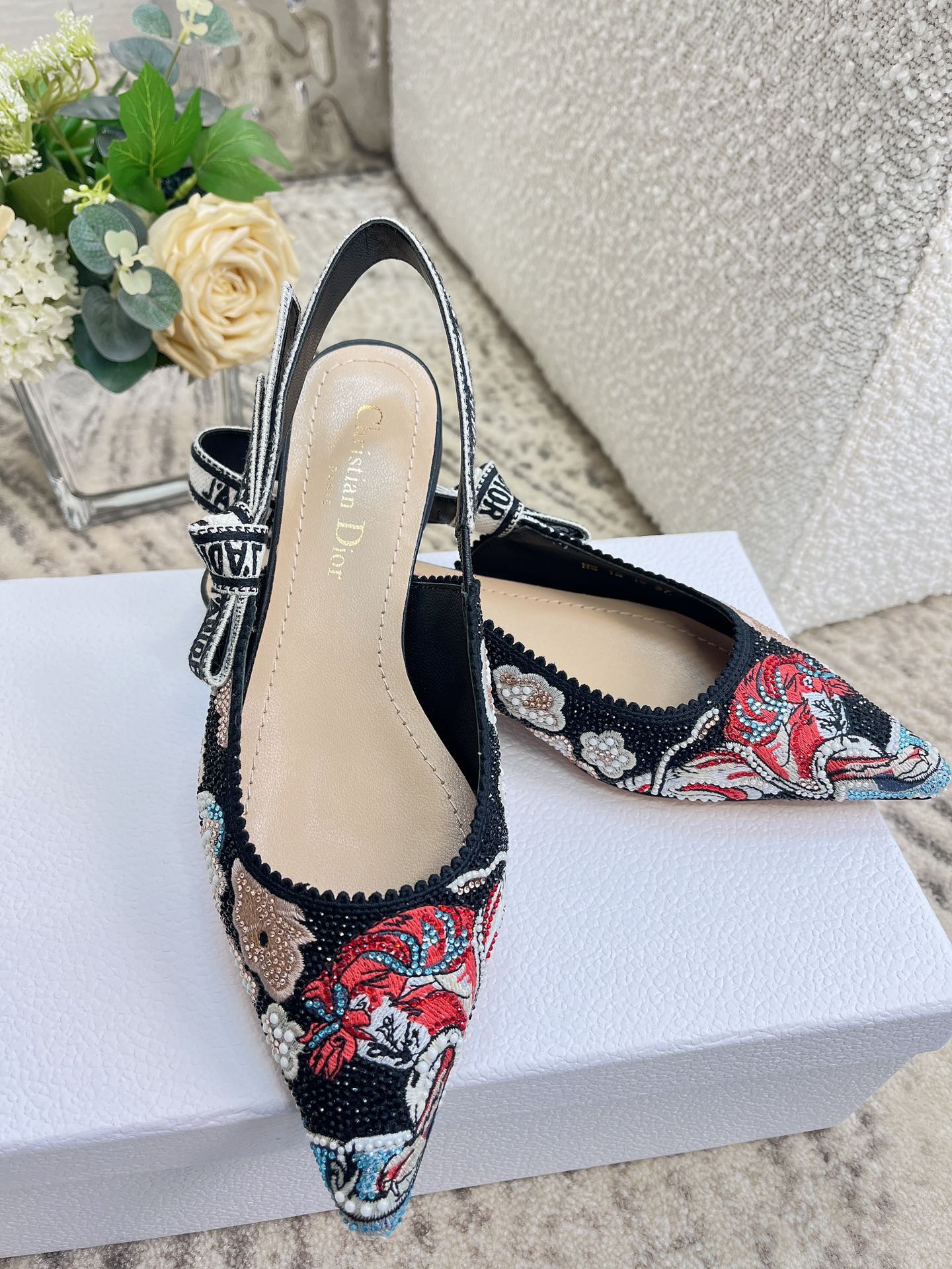 𝐉'𝐀𝐝𝐢𝐨𝐫 ｜𝟐𝟎𝟐𝟑𝐒𝐒/𝐧𝐞𝐰 Printed embroidered high heels