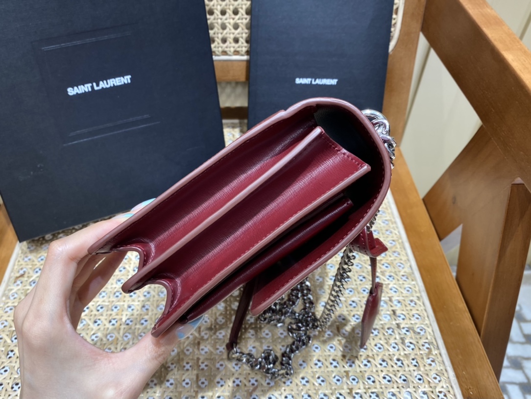 SAINT LAURENT 𝑺𝒖𝒏𝒔𝒆𝒕 𝟮𝟮𝒄𝒎 #442906Original leather