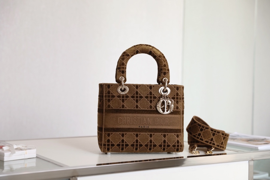 Dior〰️LadyFive compartmentsDaffy velvet coffee color DR-031
