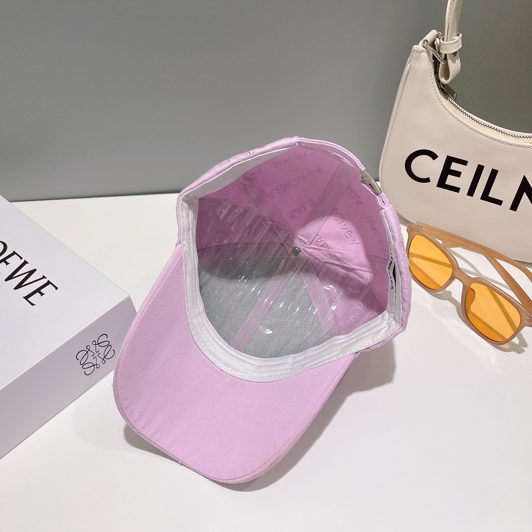 Balenciaga baseball cap