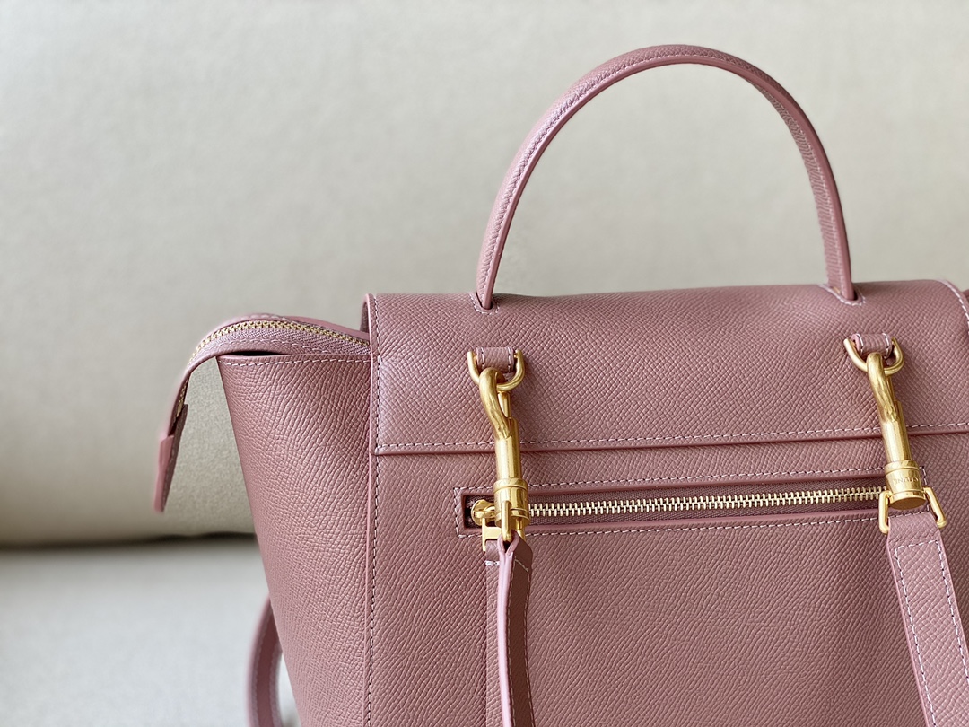 𝐂𝐞𝐥𝐢𝐧𝐞 BELT MICRO BAG in grained calfskin