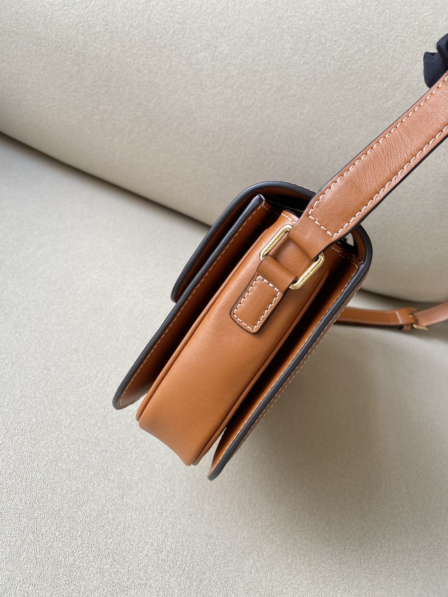 𝐂𝐞𝐥𝐢𝐧𝐞 Triomphe Medium 22.5cm