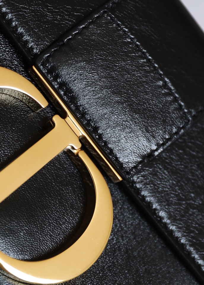 Montaigne Black 𝙢𝙞𝙣𝙞 Box Bag