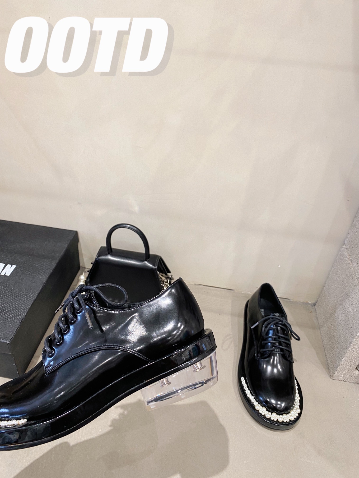 SR&HM | 𝟐𝟎𝟐𝟏/𝐒𝐒 𝐧𝐞𝐰 SR&HM original custom cowhide upper Hand-stitched pearl along the strip