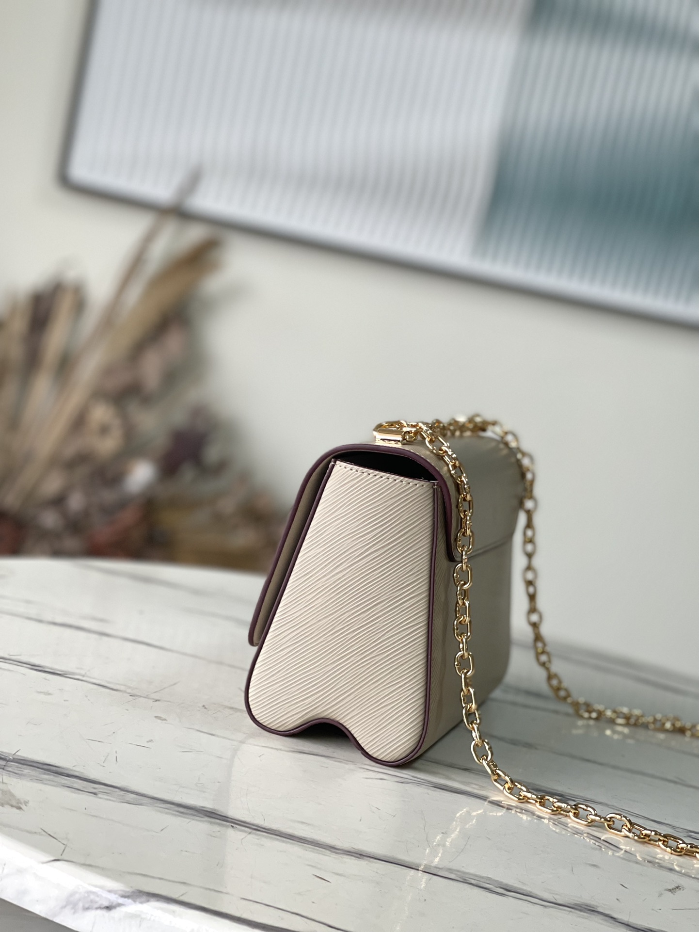 𝐋𝐎𝐔𝐈𝐒 𝐕𝐔𝐈𝐓𝐓𝐎𝐍   M21112