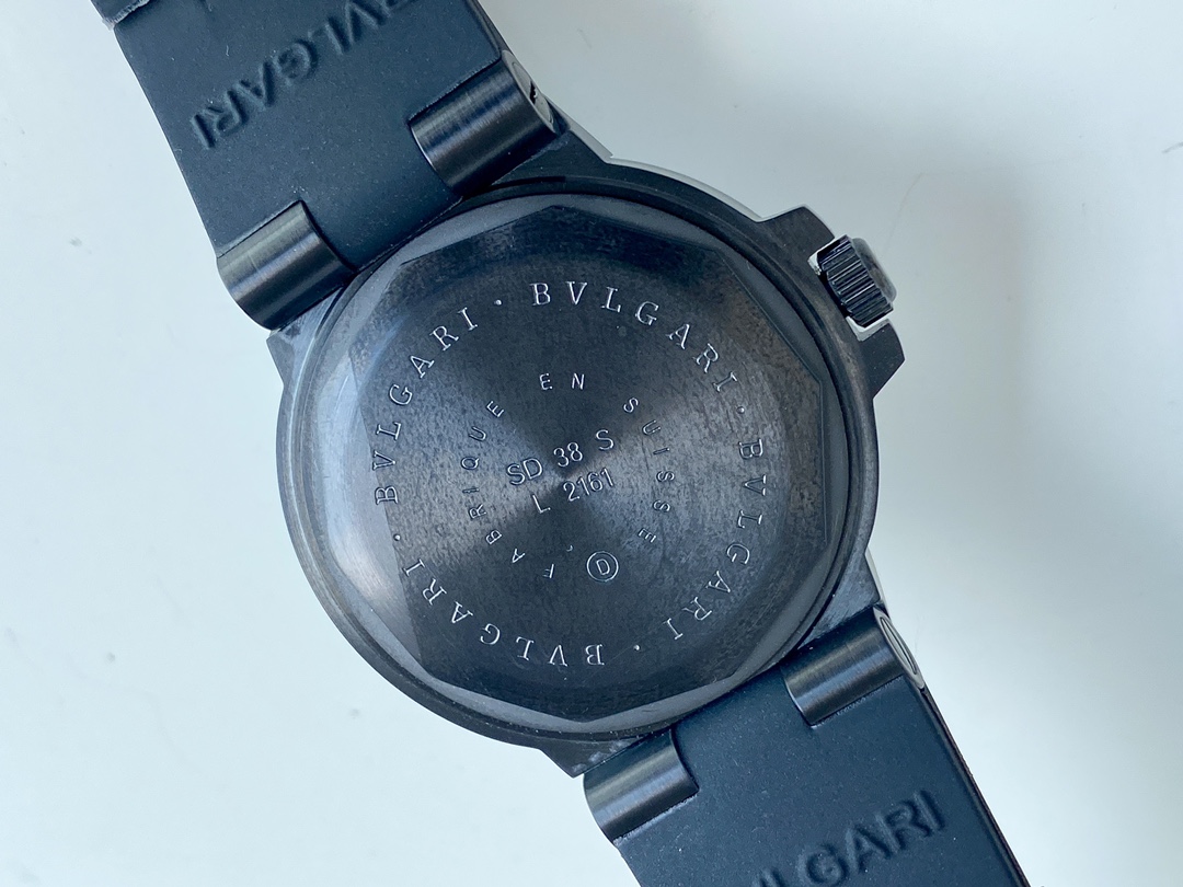 Bulgari ALU M INIU M watch series
