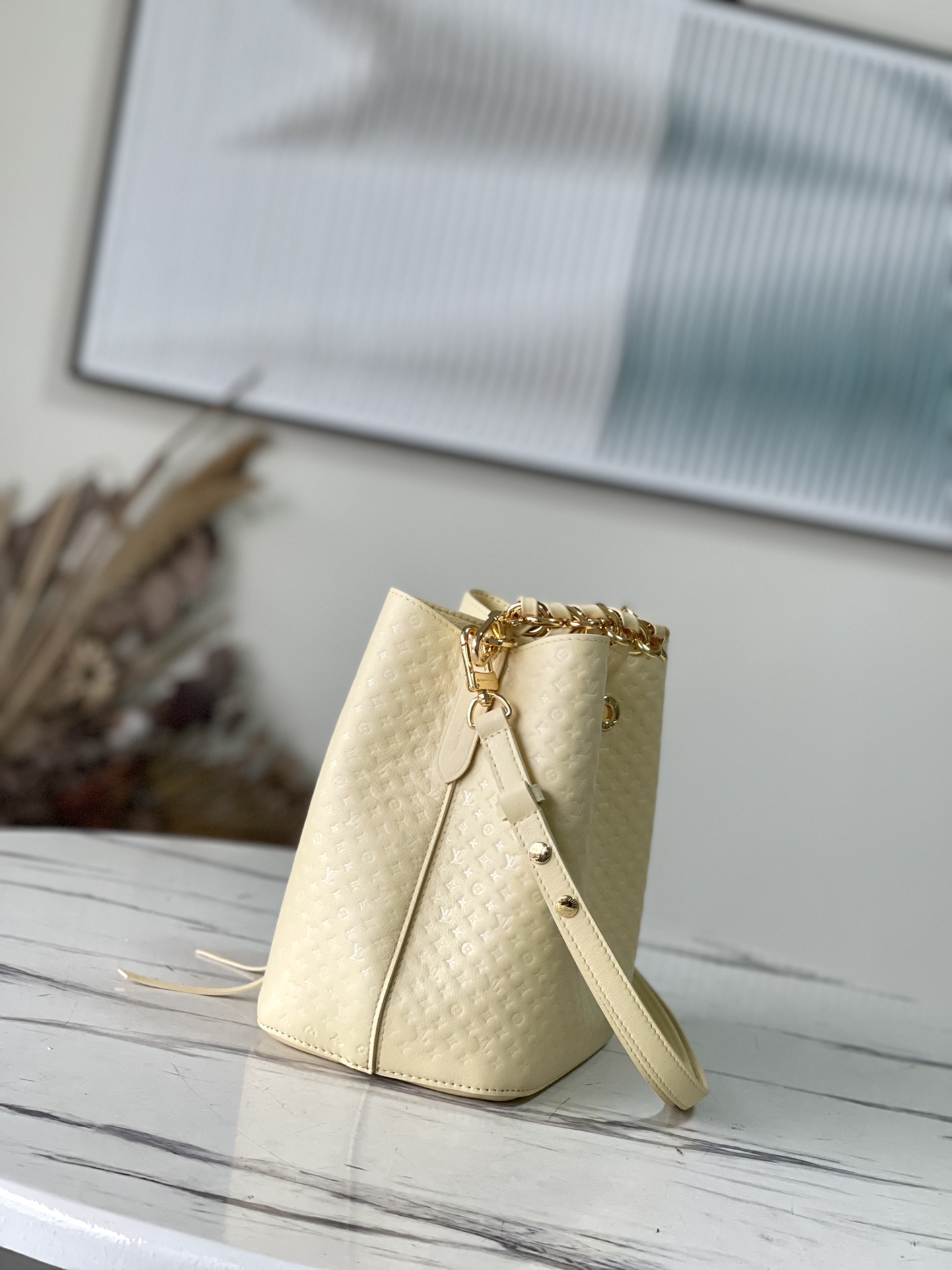 𝐋𝐎𝐔𝐈𝐒 𝐕𝐔𝐈𝐓𝐓𝐎𝐍     M22599