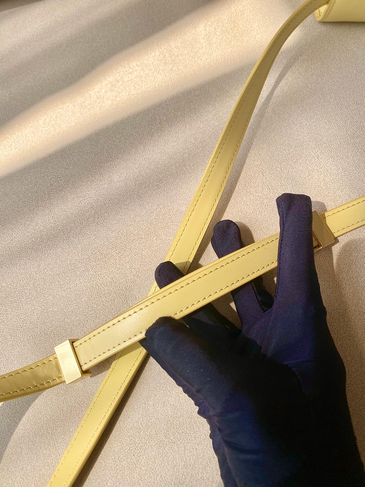 𝐂𝐞𝐥𝐢𝐧𝐞 Box Teen bag in polished calfskin